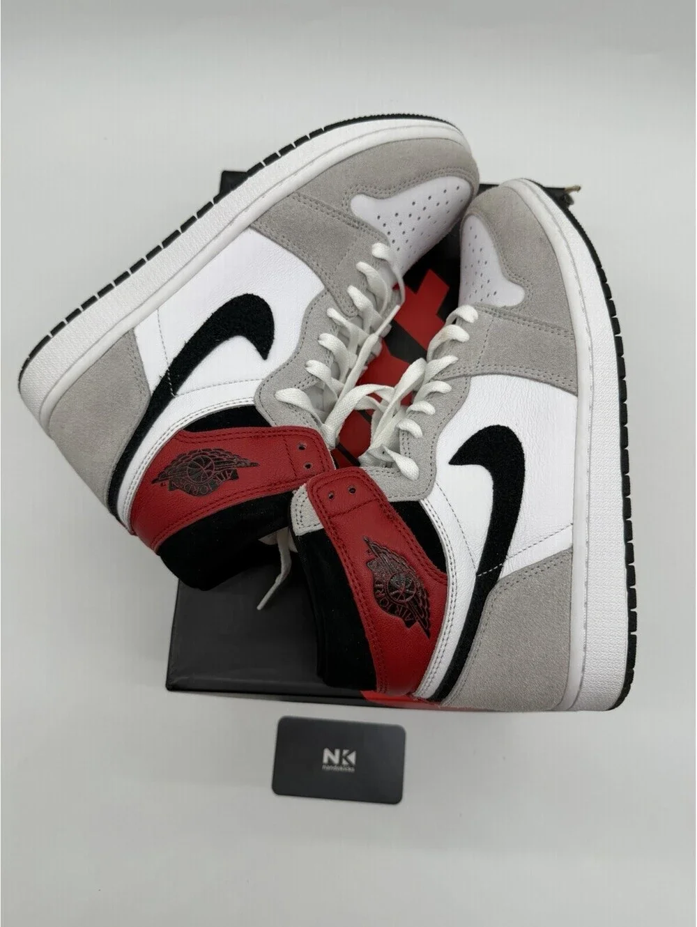 Air Jordan 1 Retro High OG Light Smoke Grey 2020 Size 9M USED